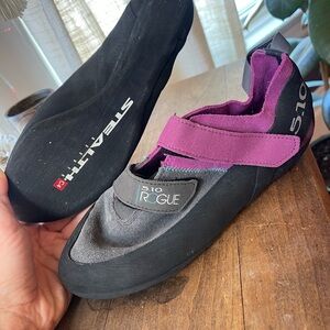 5.10 Rogue Women's Climbing Shoes in Purple and Black